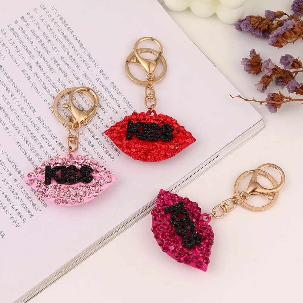 Portachiavi con Labbra in Strass di Moda Ciondolo con Lettera KISS in Metallo per Ciondolo per Borsa Regalo di San Valentino