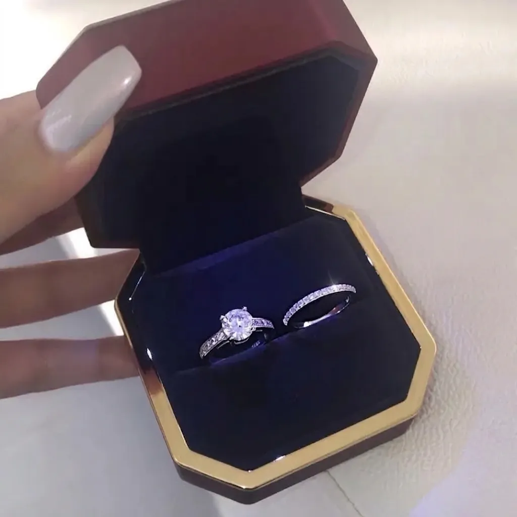 Fashion Women Alloy Zirconia Ring Set Minimalist Round Solitaire Engagement Band Ring Set Silver Plated Jewelry For Wedding Daily Wear