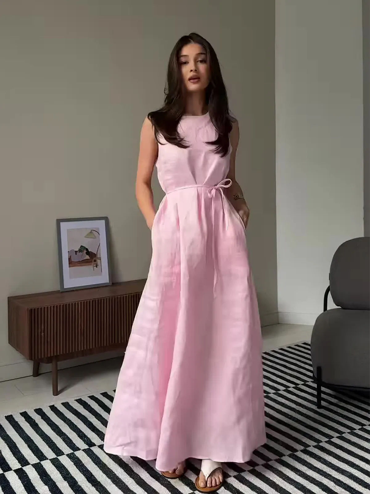 Women Sleeveless Maxi Dress Solid Color Round Neck Drawstring Waist Long Sundress With Pockets Casual Summer Beach Party Dress