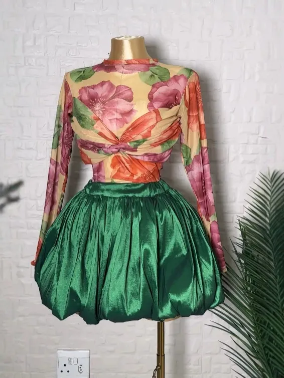 Set Top E Parte Inferiore in Mesh Floreale da Donna Elegante Maglietta Pieghettata a Maniche Lunghe E Gonna Corta a Sbuffo