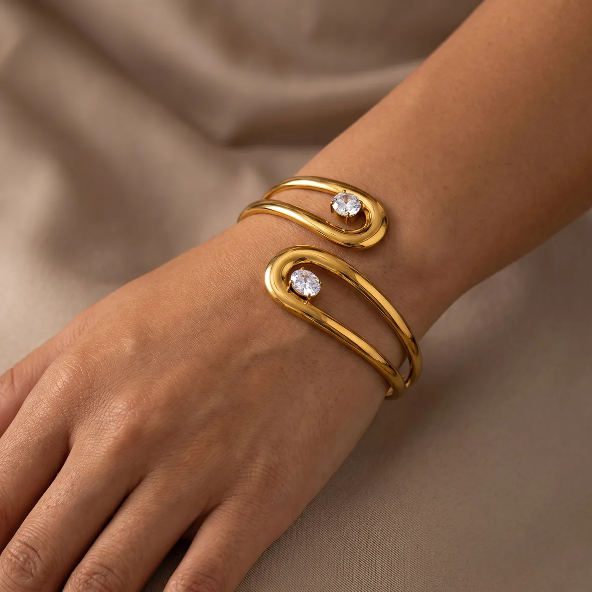 Mode Geometrisch Roestvrij Stalen Open Armring Voor Vrouwen Eenvoudig Strass Ingelegd Verguld Sieraden Hoge Kwaliteit Dagelijks Cadeau