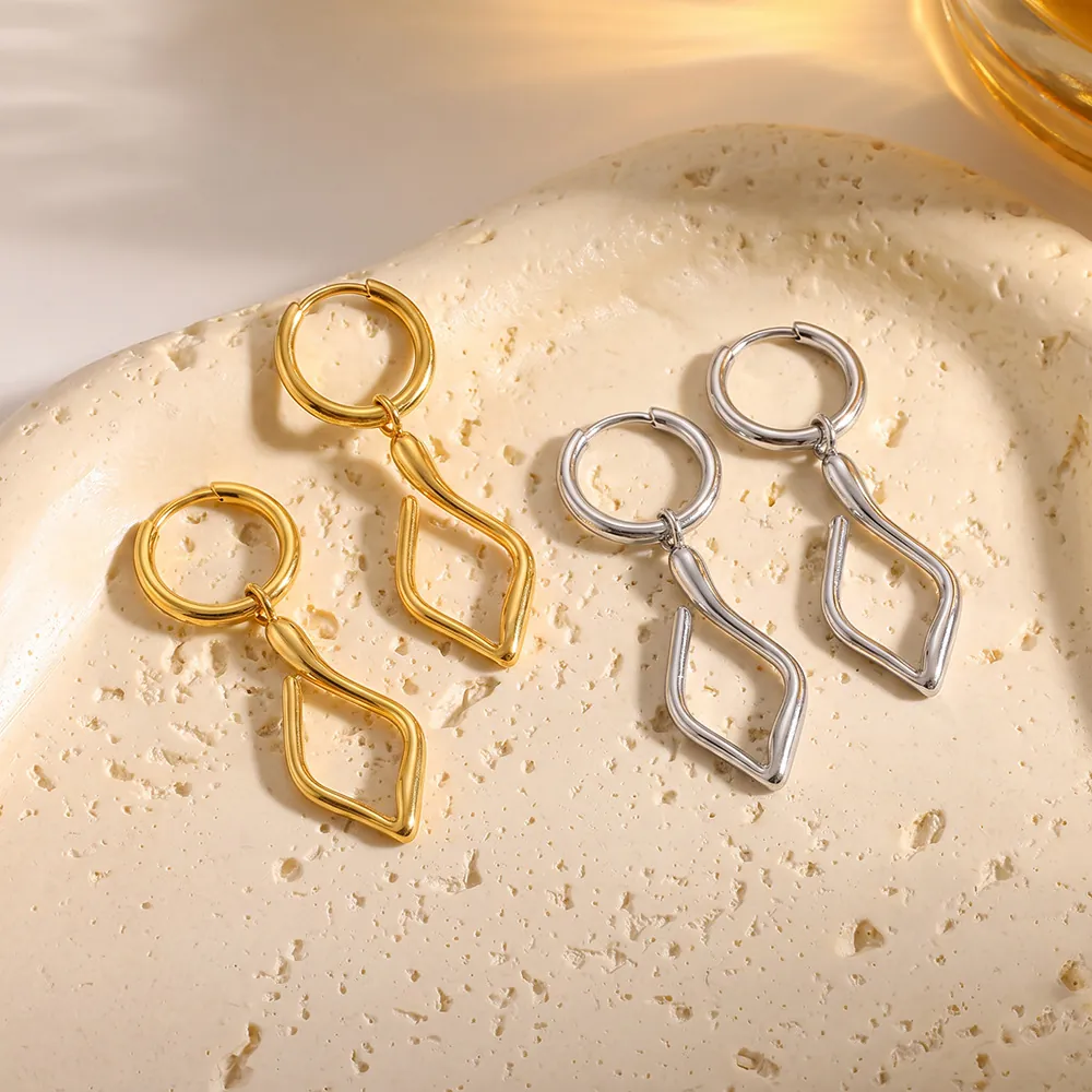 Unregelmäßige Edelstahl Ohrringe Für Damen Mode Minimalistische Geometrische Ohrhänger 18K Vergoldet Zeitloser Schmuck