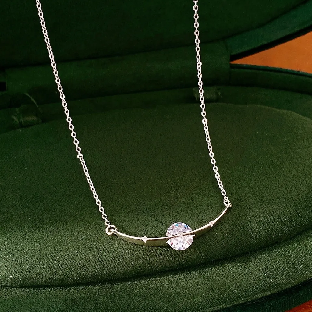 Elegantes Kupfer Zirkonia Rundes Gebogenes Anhänger Halskette Für Damen Minimalistischer Feiner Schlüsselbein-Kette Schmuck Geschenk