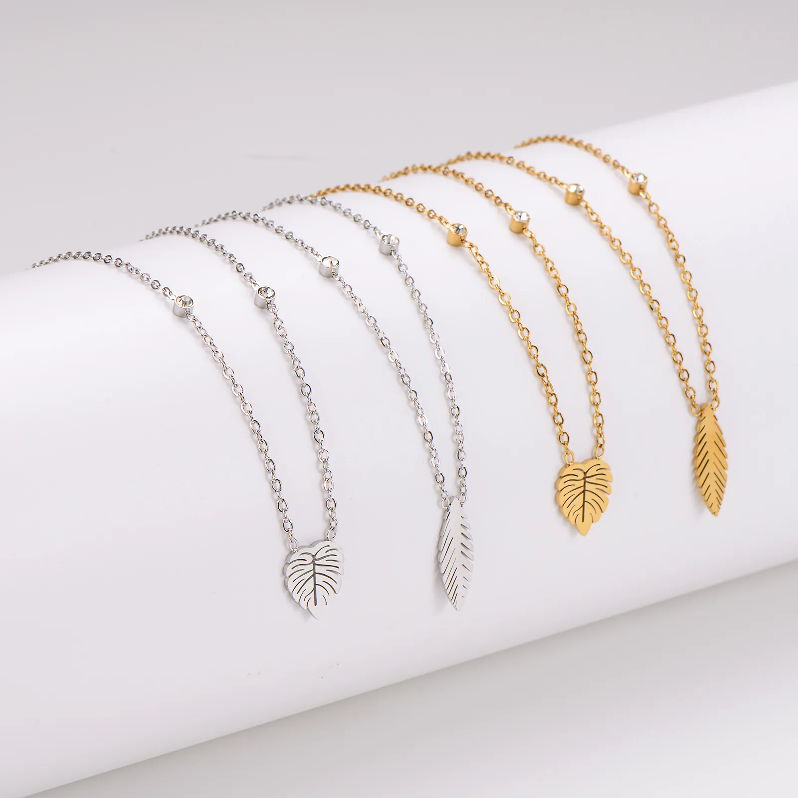 Ins Stijl Roestvrij Staal Hol Blad Hanger Halsketting 18K Verguld Strass Sierlijke Sleutelbeen Ketting Sieraden Voor Vrouwen