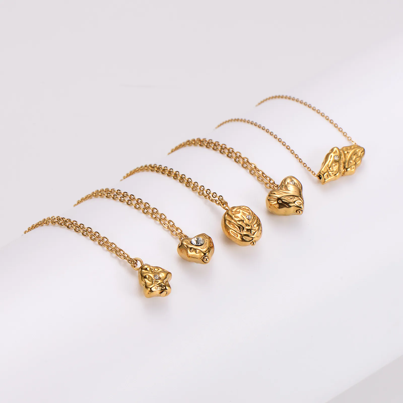 Mode 18K Vergoldet Edelstahl Unregelmäßiger Herzanhänger Halskette Mit Strass Minimalistischer Schmuck Für Damen