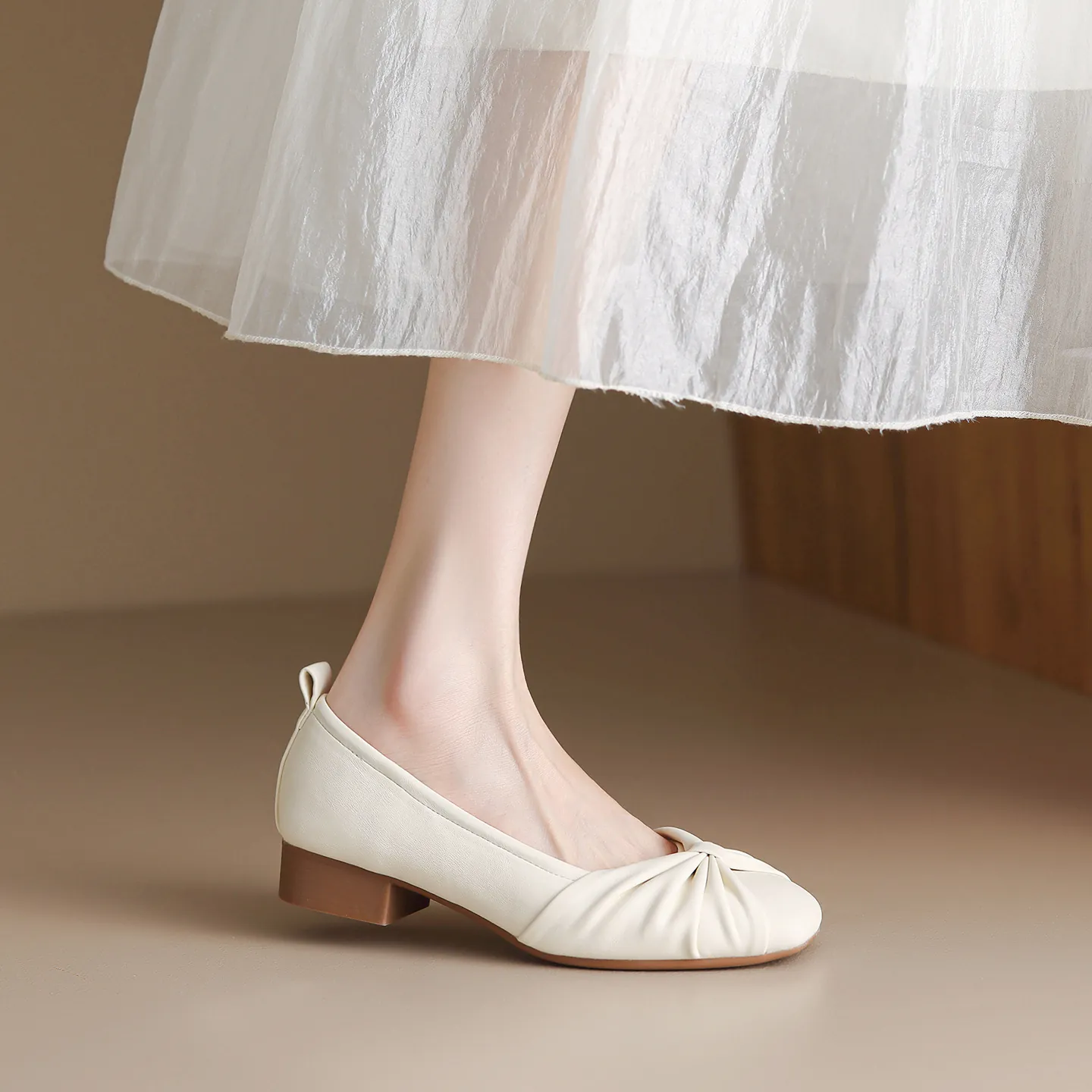 Chaussures de Grand-Mère Douces Style Français pour Femmes Bout Carré Petit Talon Bloc Nœud Froncé Ballerines