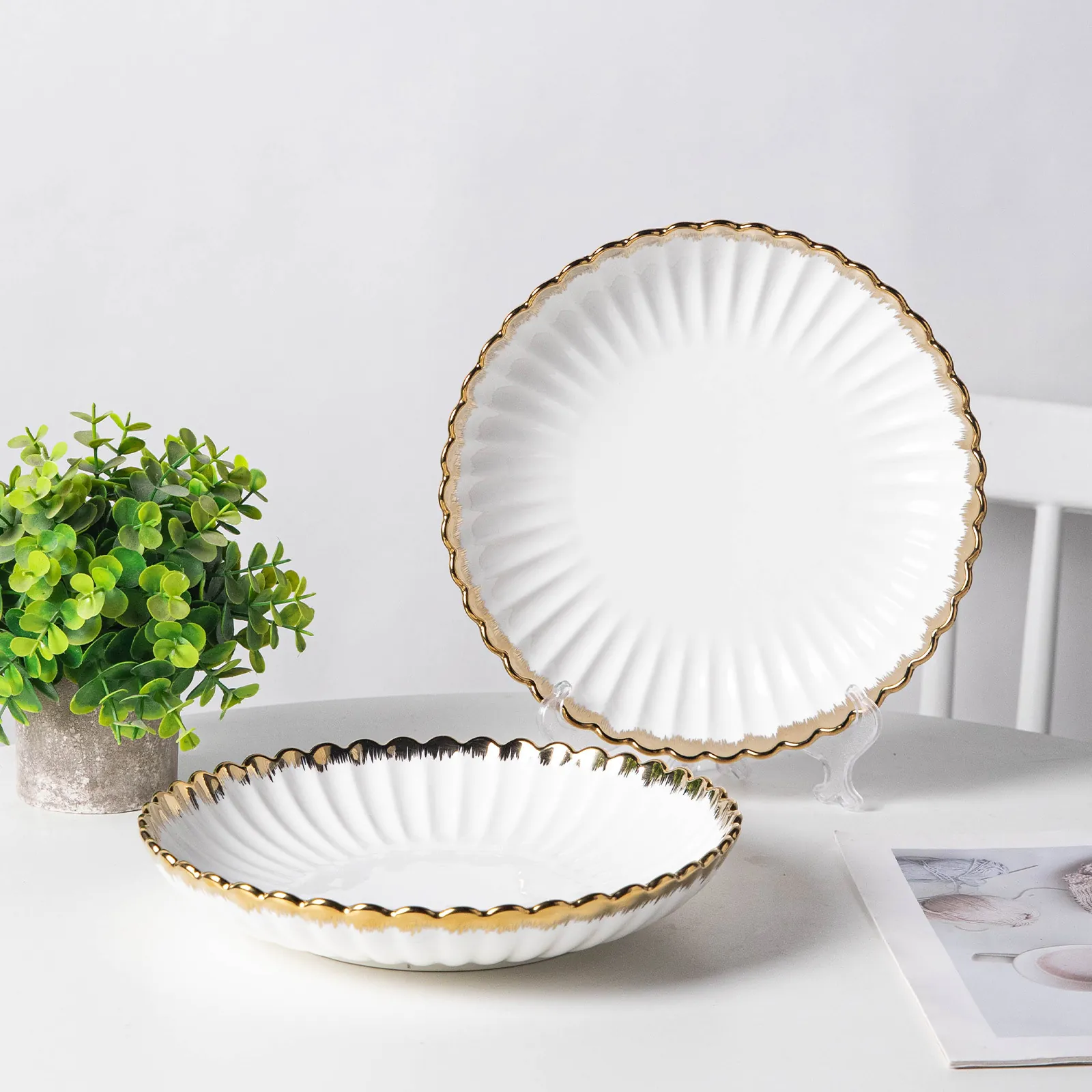European Minimalist White Ceramic Plate With Gold Rim Scalloped Wave Edge Porcelain Dinnerware For Steak Salad Buffet Home