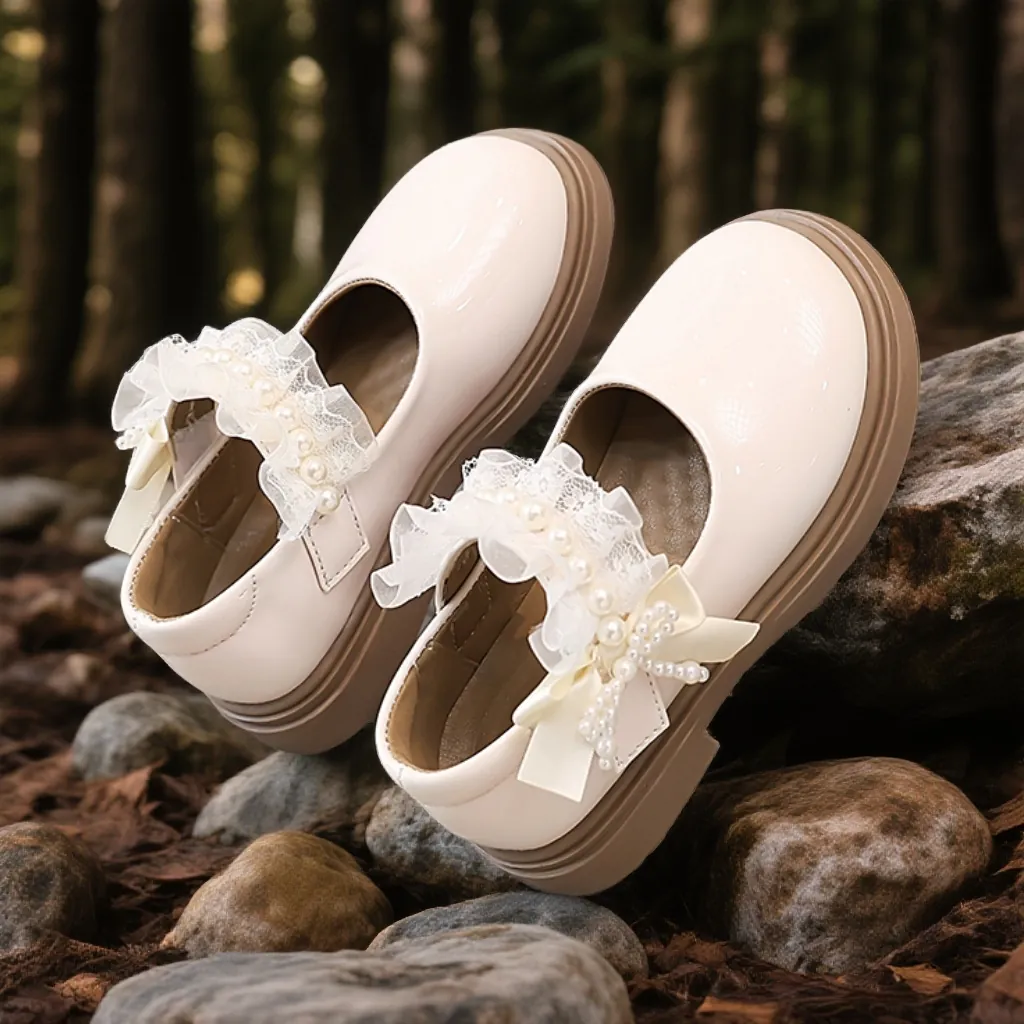 Scarpe Mary Jane da Ragazza in Stile Britannico in Pelle Verniciata con Pizzo e Fiocco di Perle Artificiali per Feste e Scuola