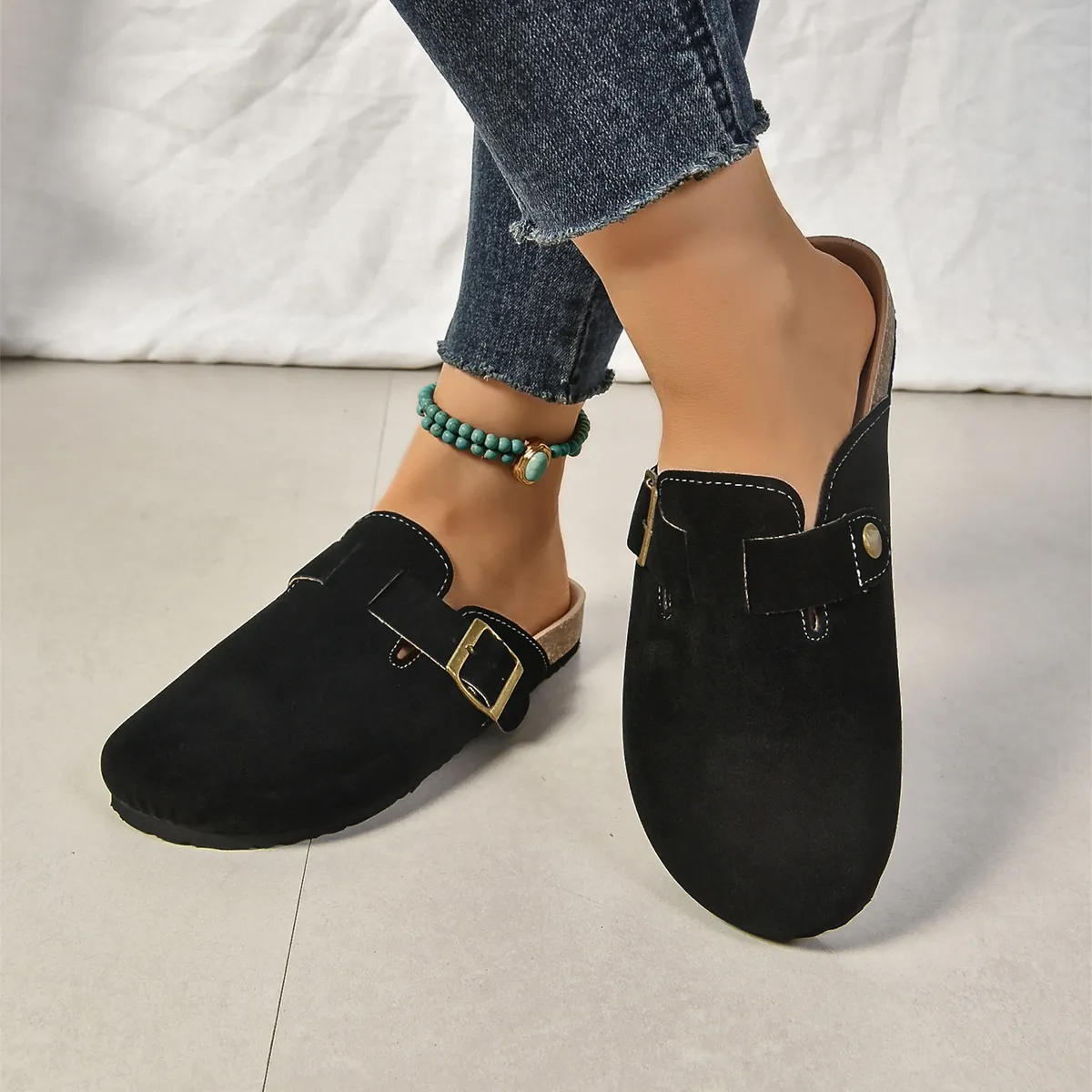 Mules Style Birkenstock pour Femmes Bout Fermé Sabots Plats Semelle Épaisse Sandales en Liège Casual Confort Simili Cuir Boucle Métal