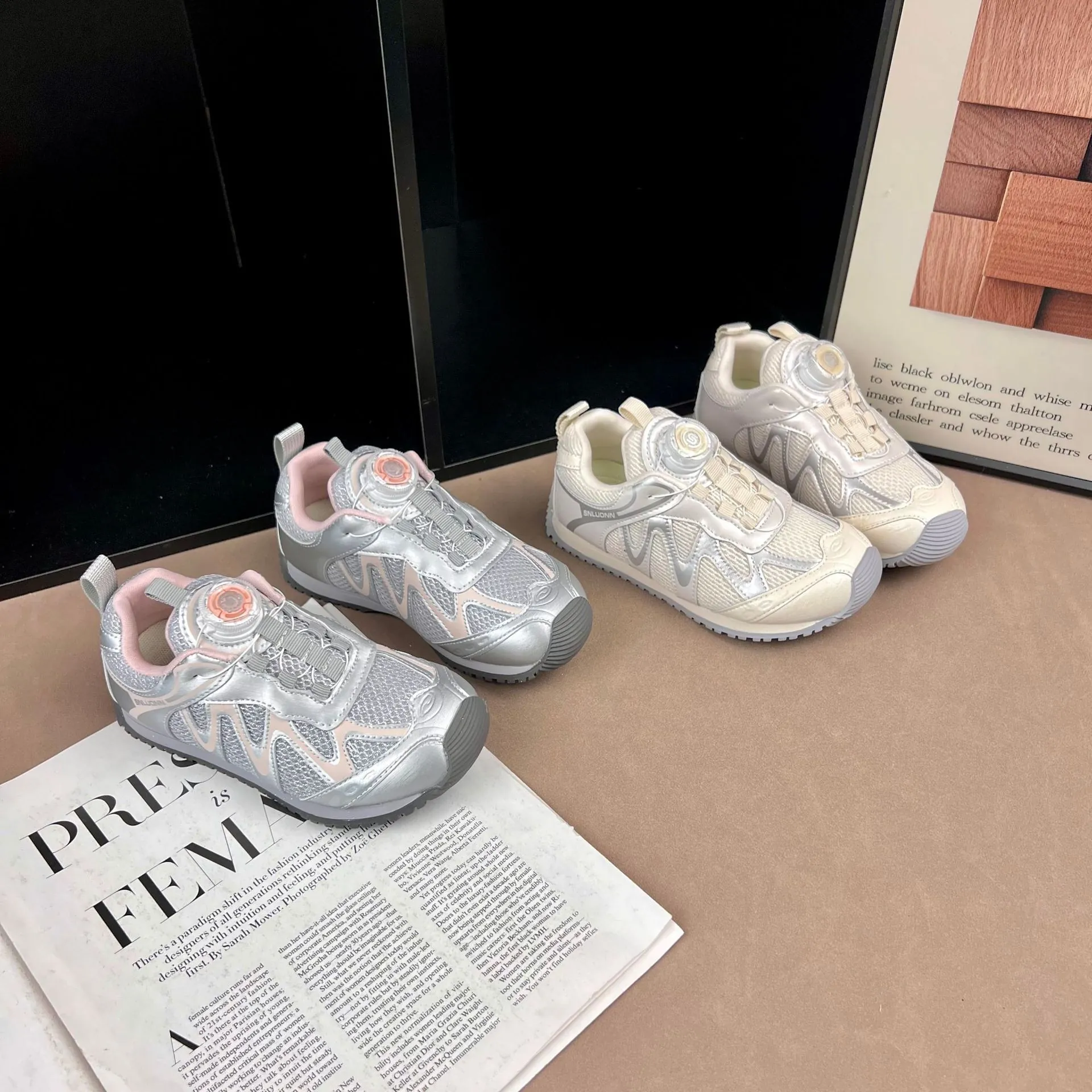 Baskets Enfants avec Bouton Rotatif Maille Respirante Argent Rose Beige Style Dad Shoes Chaussures de Sport Printemps