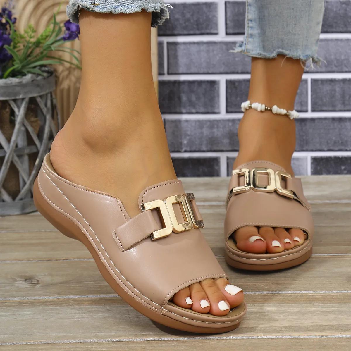 Damen Übergröße Keilsandalen Peep Toe Metallkette PU Leder Plateau Sandalen Casual Sommer Mode Slip On Clogs Für Draußen