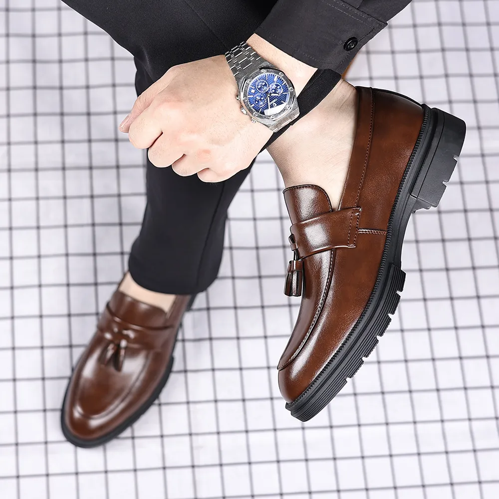 Mocassins à Glands Business Décontractés pour Hommes Chaussures en Cuir PU À Enfiler Classique Couleur Unie Bout Rond Résistant