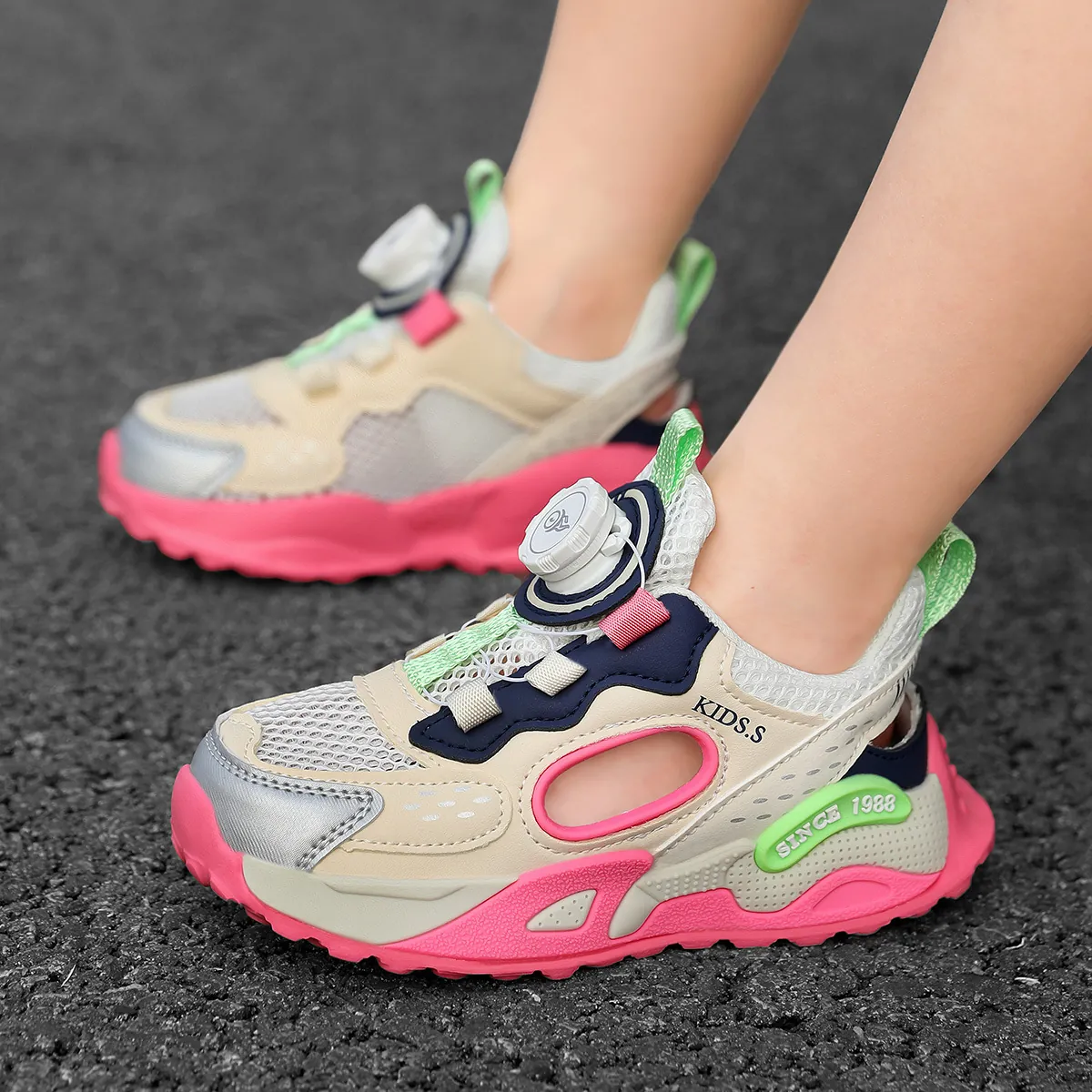 Children Sport Shoes Summer Breathable Mesh Rotary Buckle Sneakers Lightweight Hollow Out Casual Running Shoes For Boys Girls