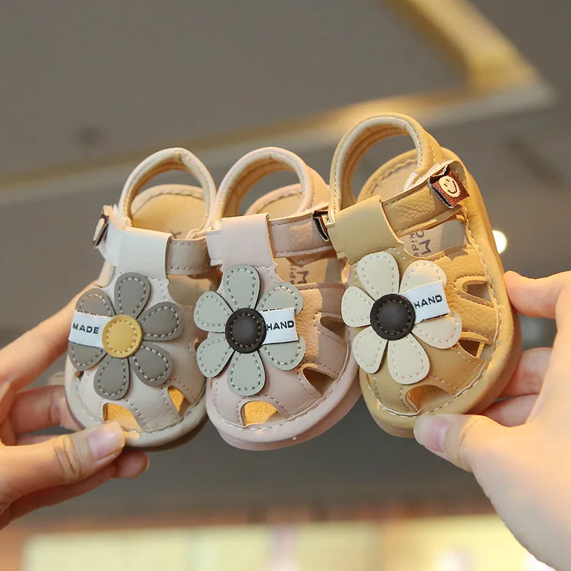 Toddler Baby Girls Summer Sandals Princess Flower Hollow Out Soft Sole Anti-Slip First Walker Squeaky Shoes Synthetic Leather