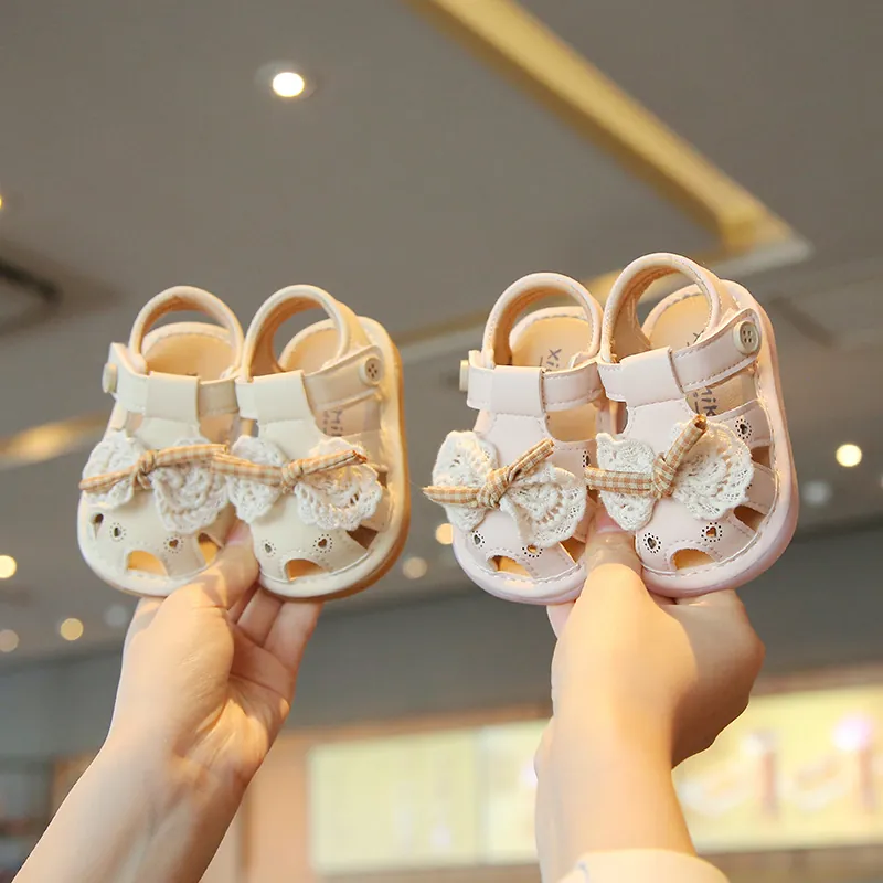 Baby Girl Summer Sandals Hollow Breathable Squeaky Shoes With Bowknot Soft Sole Princess First Walkers Toddler Sandals
