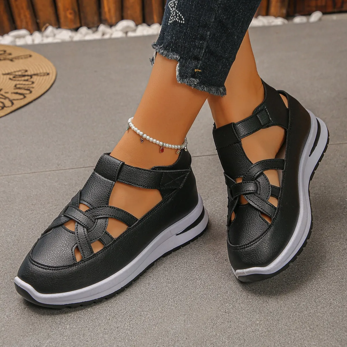 Damen Plateau Keilsandalen Römischer Stil Hohl Geschnitten Klettverschluss PU Leder Sommer Lässig Höhenvergrößerung Outdoor Schuhe