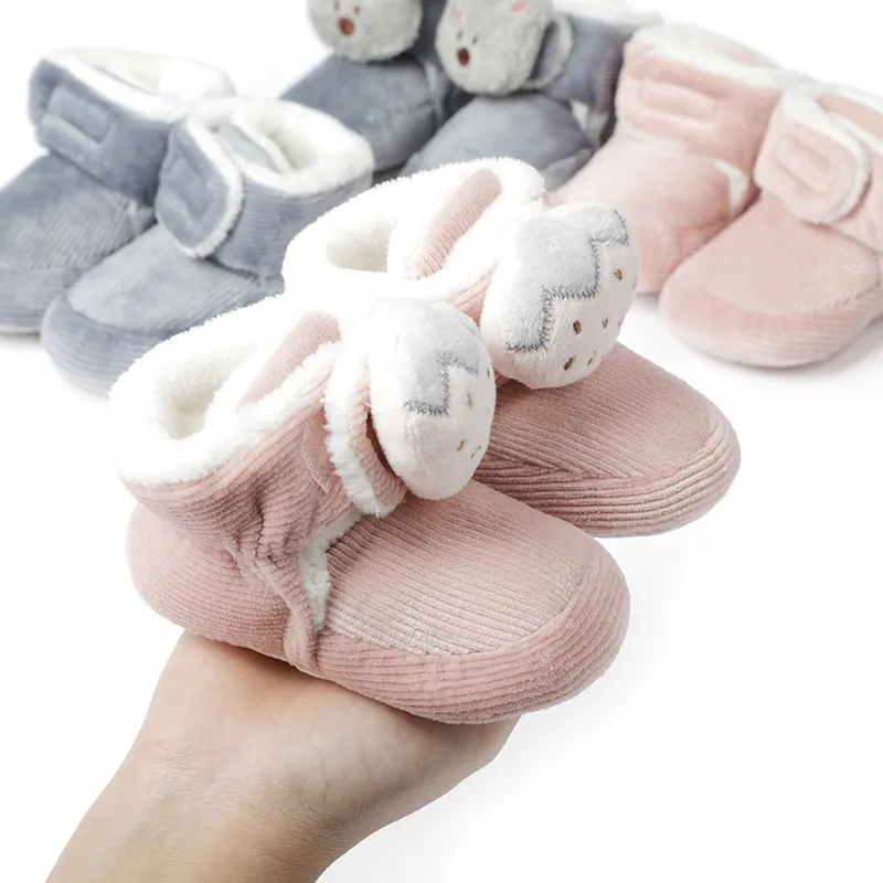 Kleinkind Lauflernschuhe Winter Warm Fleece Gefüttert Babyschuhe Weiche Sohle Rutschfeste Stiefel Cartoon Erdbeere Bär Bestickt Baumwolle Wanderschuhe