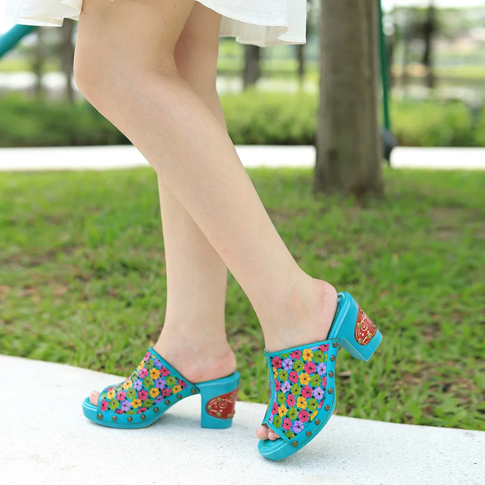 Sandales Vintage Artisanales en Peau de Mouton à Talons Hauts Épais pour Femmes Motif Floral Peep Toe Mules Bohémiennes à Rivets