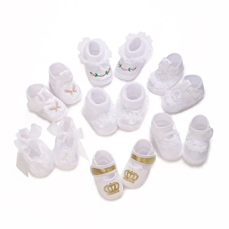 Infant Baptism Shoes For 0-1 Year Old Baby Girls Boys Soft Sole Canvas Satin Christening Shoes With Embroidery Heart Crown Design Ceremony Wedding First Walker Shoes