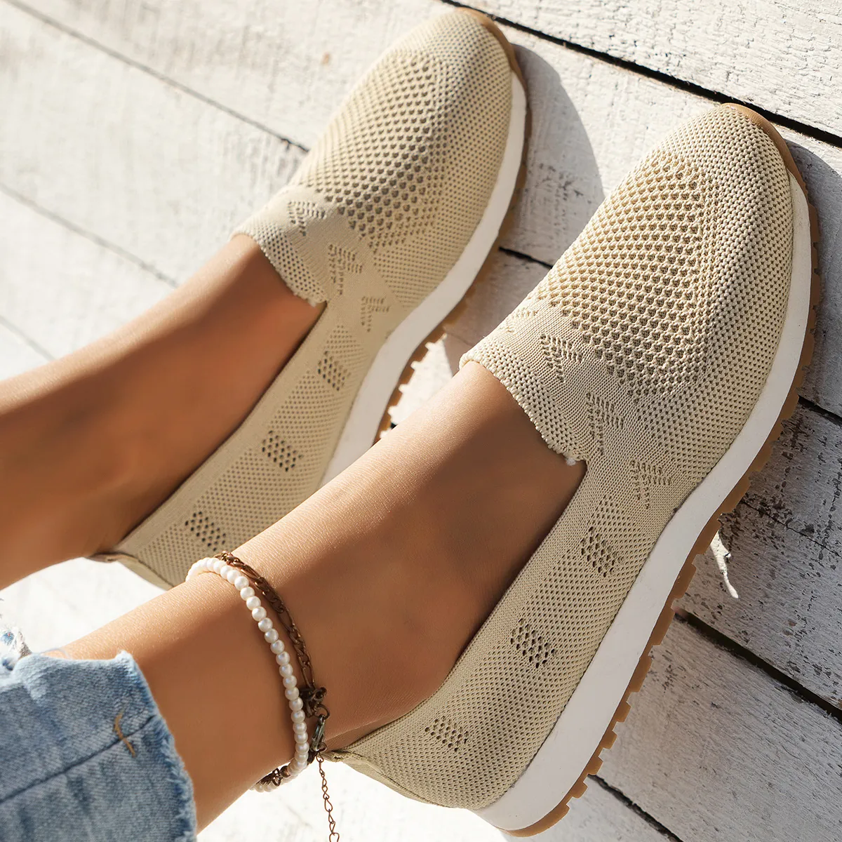 Damen Flyknit Freizeitschuhe Atmungsaktive Mesh Sneaker Slipper Flache Wanderschuhe Leichte Low Top Sportliche Plimsolls Alltagsschuhe