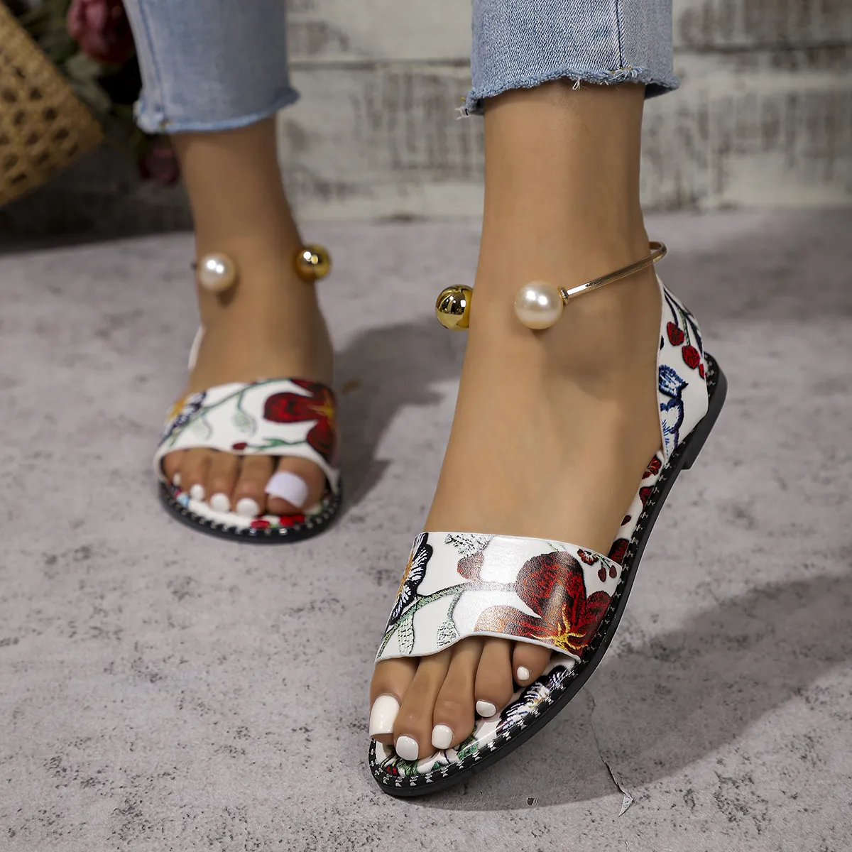 Women Flat Sandals Open Toe Summer Slip-on Shoes With Artificial Pearl Ankle Ring Alloy Decoration Rubber Sole PU Leather
