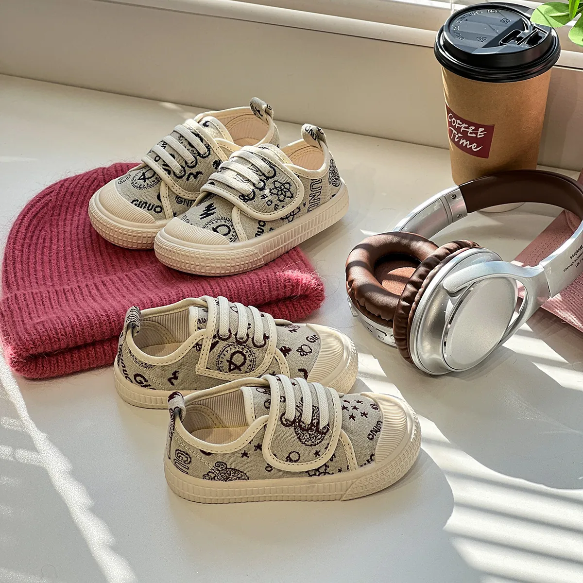 Zapatos de Skate de Lona Casual para Niños Pequeños Transpirables Suela Blanda Zapatillas de Andar con Estampado de Graffiti Letras Antideslizantes para Niños y Niñas