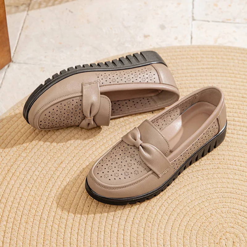 Comfort Microfiber Leather Mom Shoes Breathable Hollow-out Bowknot Casual Flat Sandals For Middle-aged Women Non-slip Loafers