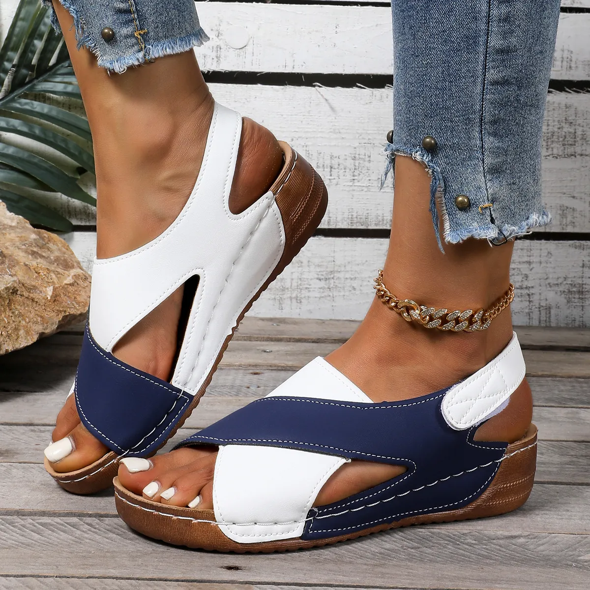 Sandales Compensées pour Femmes Semelle Épaisse Bout Ouvert Bloc de Couleur Chaussures de Plage Été Sandales à Plateau Mode pour Femmes