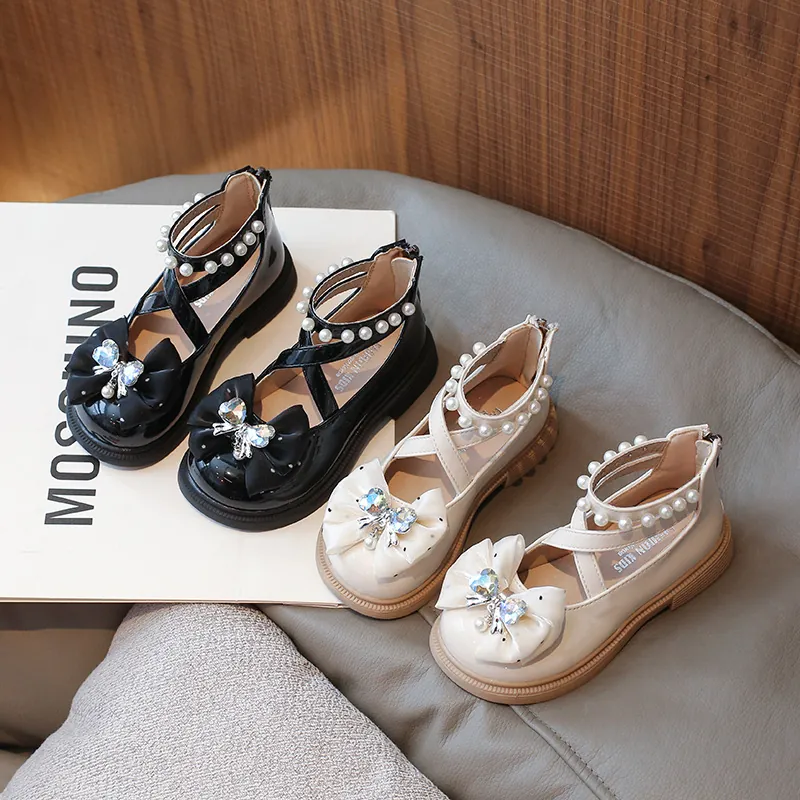 Girls Princess Shoes Patent Leather Bow Pearl Rhinestone Roman Style Hollow Cross Strap Back Zipper Kids Wedding Party Shoes