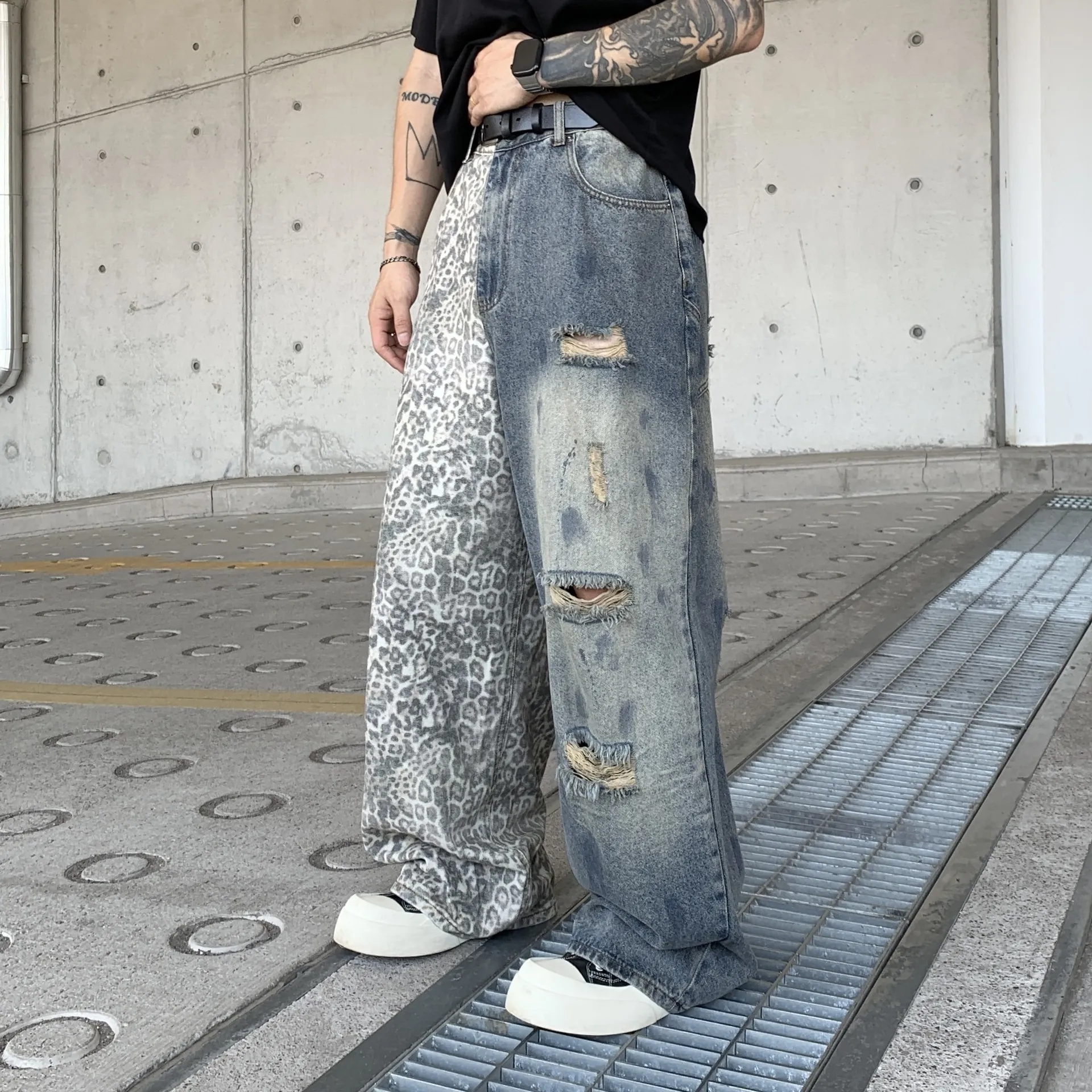 Herren Trendy Gespleißte Leopardenmuster Gewaschene Zerrissene Jeans Streetwear Lockere Gerade Bein Denim Hose Für Den Alltag