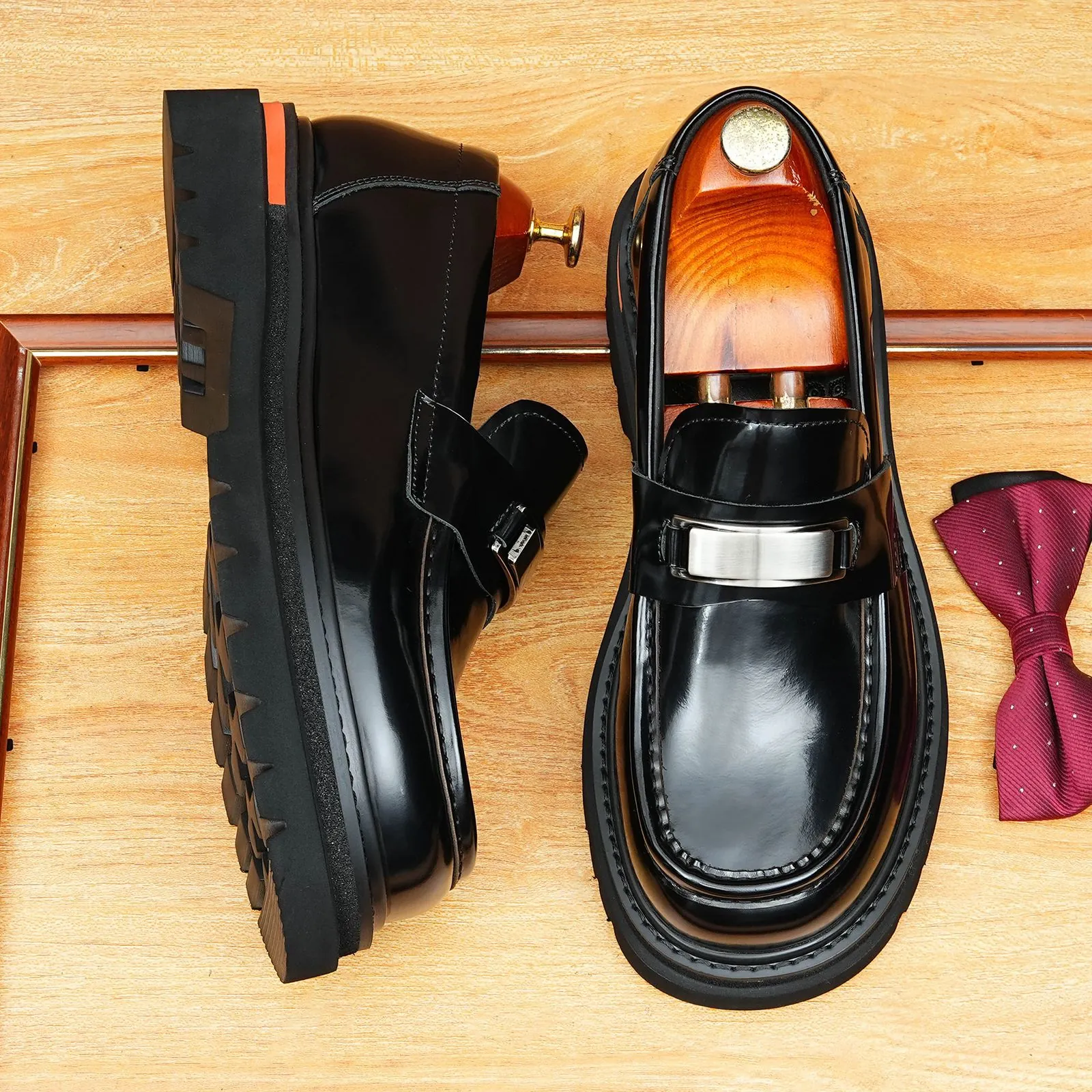 Herren Echtes Rindleder Loafers Britischer Stil Retro Casual Business Halbschuhe Dicke Sohle Rund Zehen Glänzendes Finish Metallschnalle Slipper