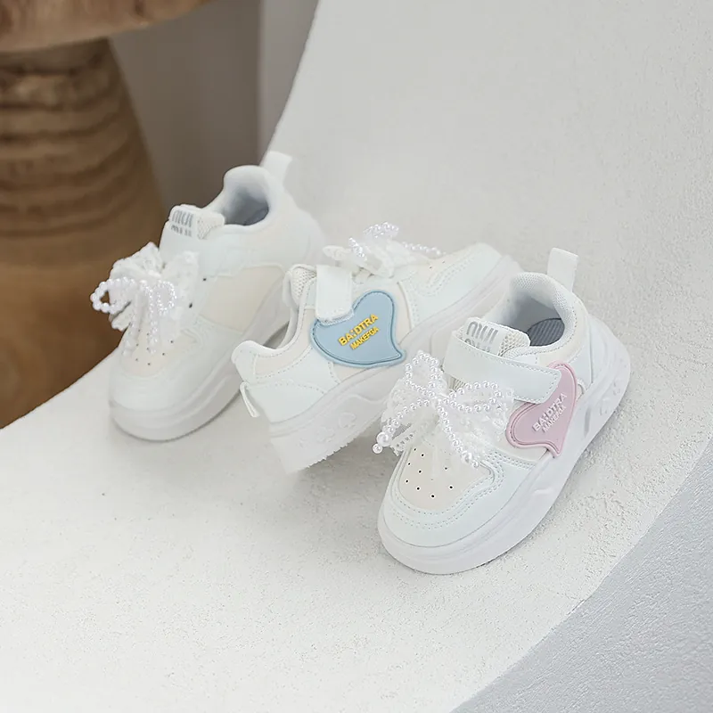 Girls Fashion White Sneakers Soft Sole Casual Children Shoes With Lace Artificial Pearl Bow Sweet Heart Student Board Shoes