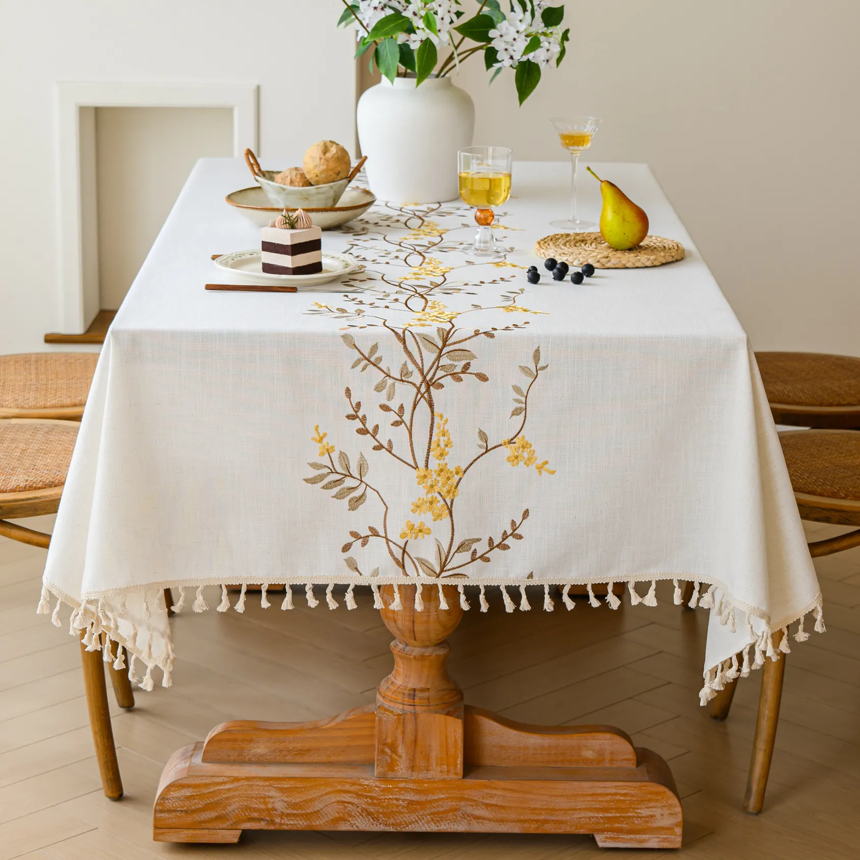 Embroidered Floral Tablecloth Polyester Fabric Tassel Edge Rectangular Desk Cover For Dining Table Coffee Table Home Kitchen Decor