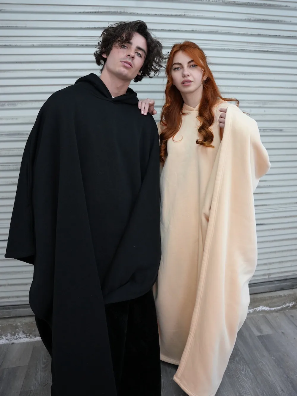 Giacca Mantella Poncho Oversize con Cappuccio Stile Punk Unisex Invernale Caldo Foderato in Pile Capispalla Lungo Uomo Donna