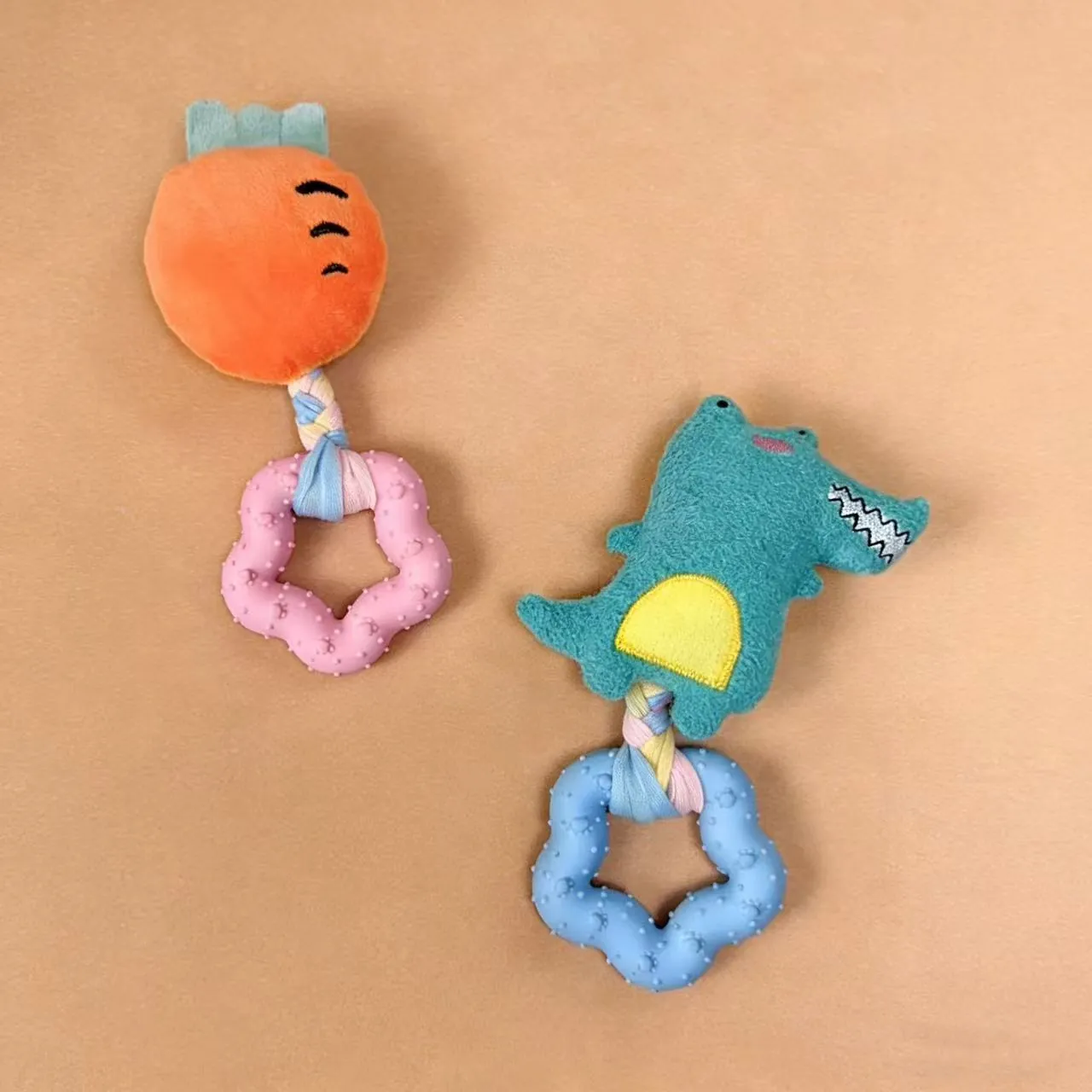 Giocattolo Sonoro Resistente per Cani Con Anello da Masticare TPR Peluche Corda di Cotone per Pulizia Denti per Cani Piccoli Medi