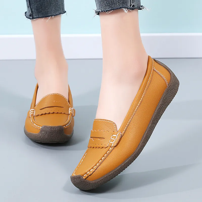 Women's Comfortable Flat Moccasin Loafers PU Synthetic Leather Scalloped Edge Slip-on Nurse Shoes Large Size 35-44
