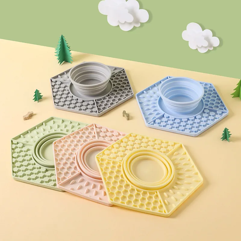 Tapis à Lécher en Silicone pour Chiens Chats Avec Ventouses Puissantes Gamelle de Mangeoire Lente Anti-Étouffement pour Soulagement de l'Anxiété Toilettage Bain Alimentation