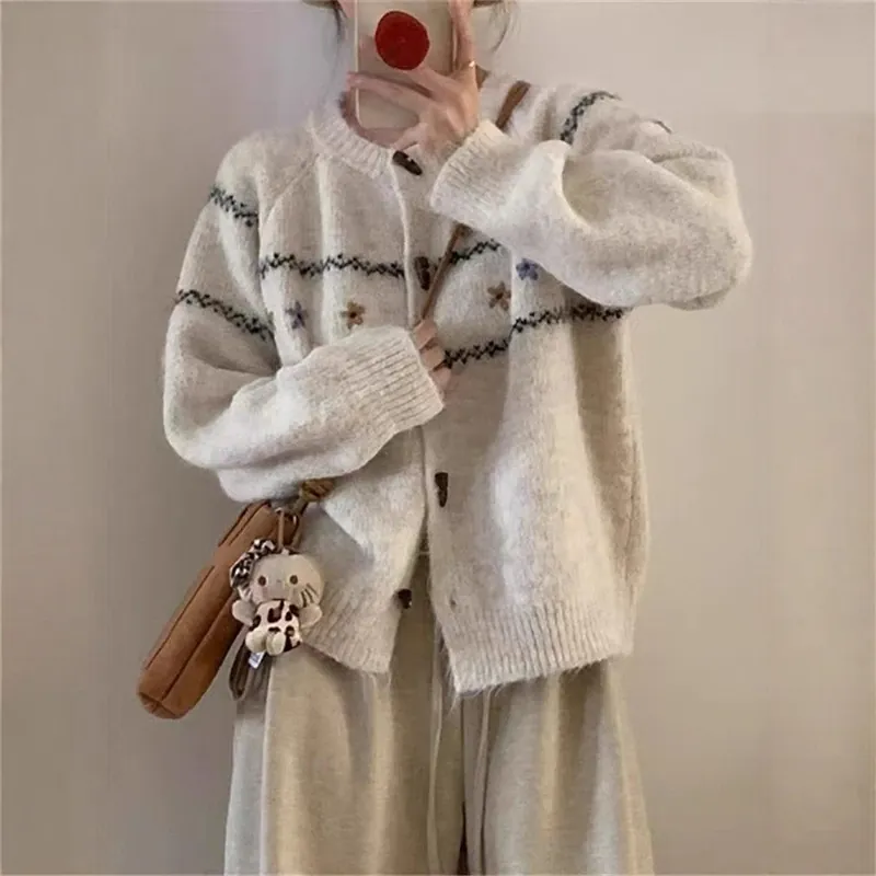 Cárdigan de Punto para Mujer Cuello Redondo Botones de Cuerno Mori Girl Bordado Floral Suéter Holgado Manga Larga Otoño Invierno