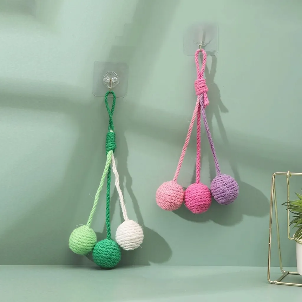 Hanging Cotton Rope Sisal Ball Cat Toy Durable Woven Pet Scratching Interaction Toy With Sounding Stone For Kittens Indoor
