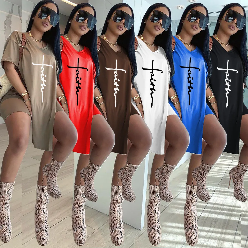 Damen Mode Zweiteiler Polyester Buchstabendruck Rundhals Seitenschlitz Mittellanges Oberteil Und Shorts Lässiges Streetwear Set