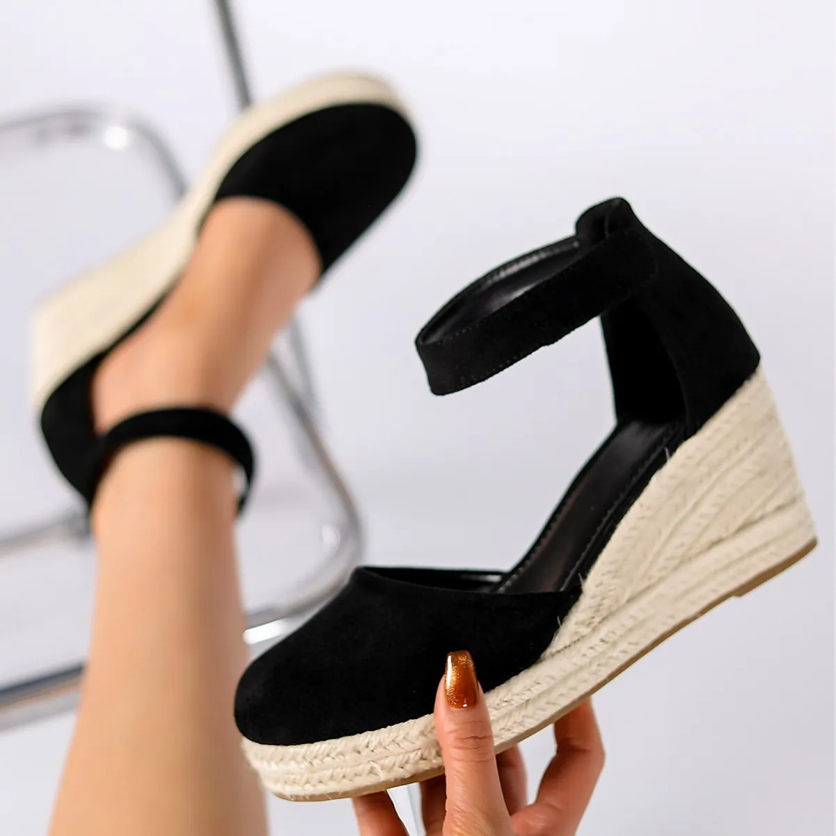 Sandales Compensées à Bout Fermé pour Femmes Plateforme Tissée en Paille Bohémien Espadrilles Auto-Agrippantes Chaussures en Fausse Peluche