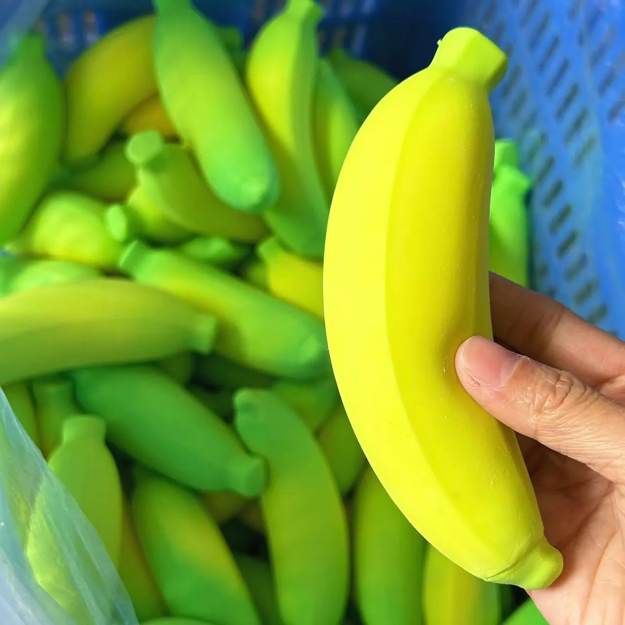 Juguete de Plátano Squishy Creativo que Cambia de Color para Aliviar el Estrés Simulación de Cáscara de Plátano de Rebote Lento Juguete Sensorial Niños