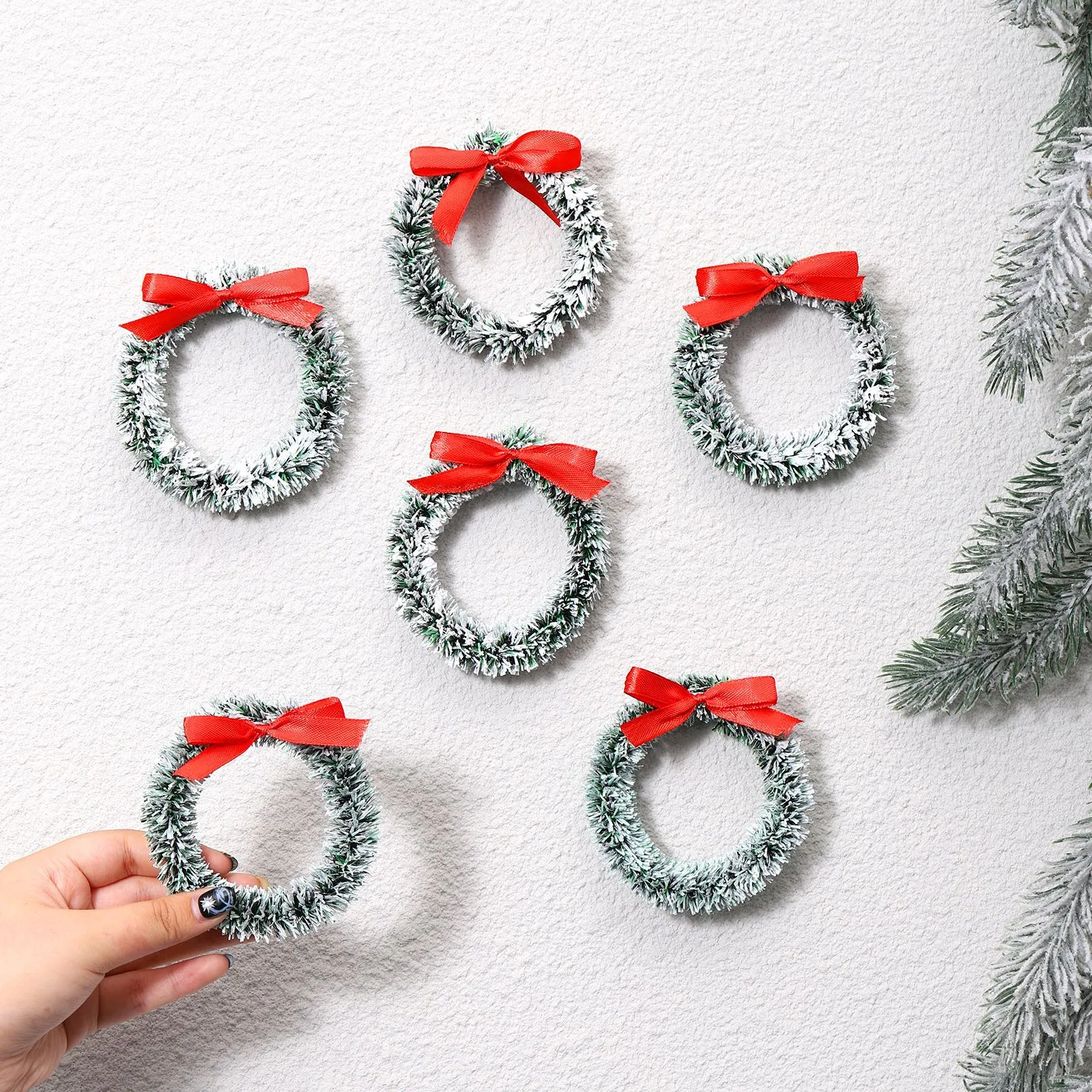 Mini Kerstkrans Sneeuwvlokken Rode Strik Ornament Feestelijke Guirlande Voor Kerstversiering DIY Knutselbenodigdheden Groen Wit Home Decor
