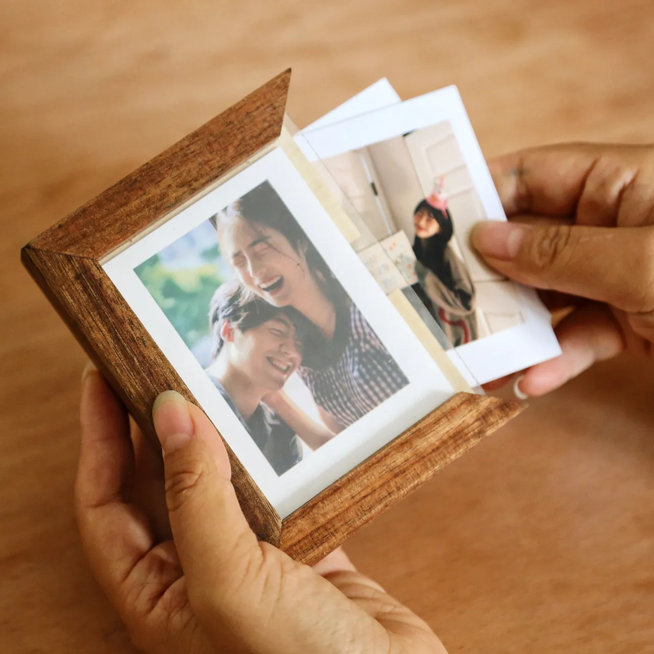 Marco de Fotos Mini de Madera Maciza de Nogal Desmontable Soporte de Tarjeta Fotográfica Magnética Imán de Nevera Para Decoración del Hogar de Escritorio