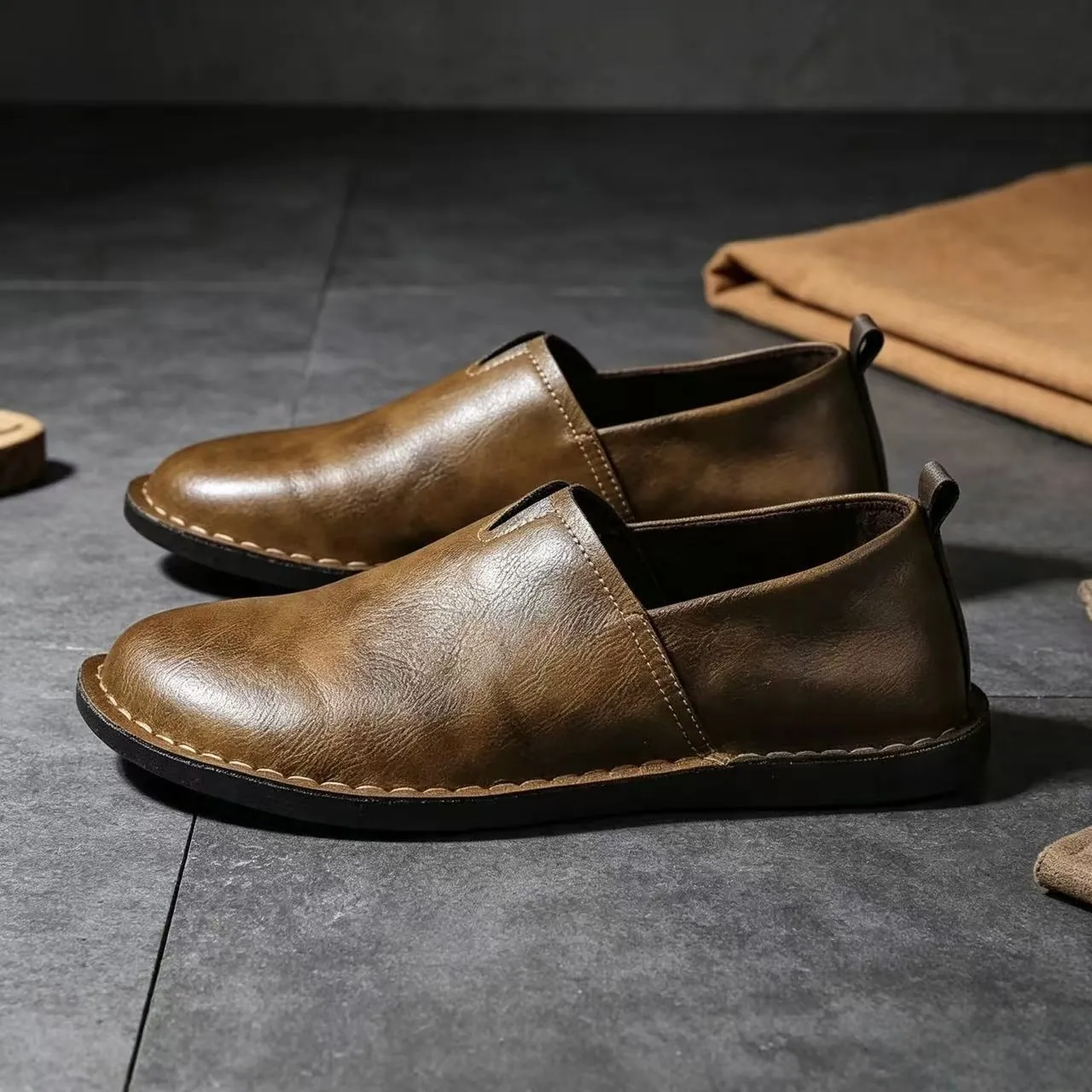 Men Retro Hollow-out Sandals Microfiber Leather Slip-on Shoes Hand-stitched Soft Sole Casual Flats Breathable Summer Fashion