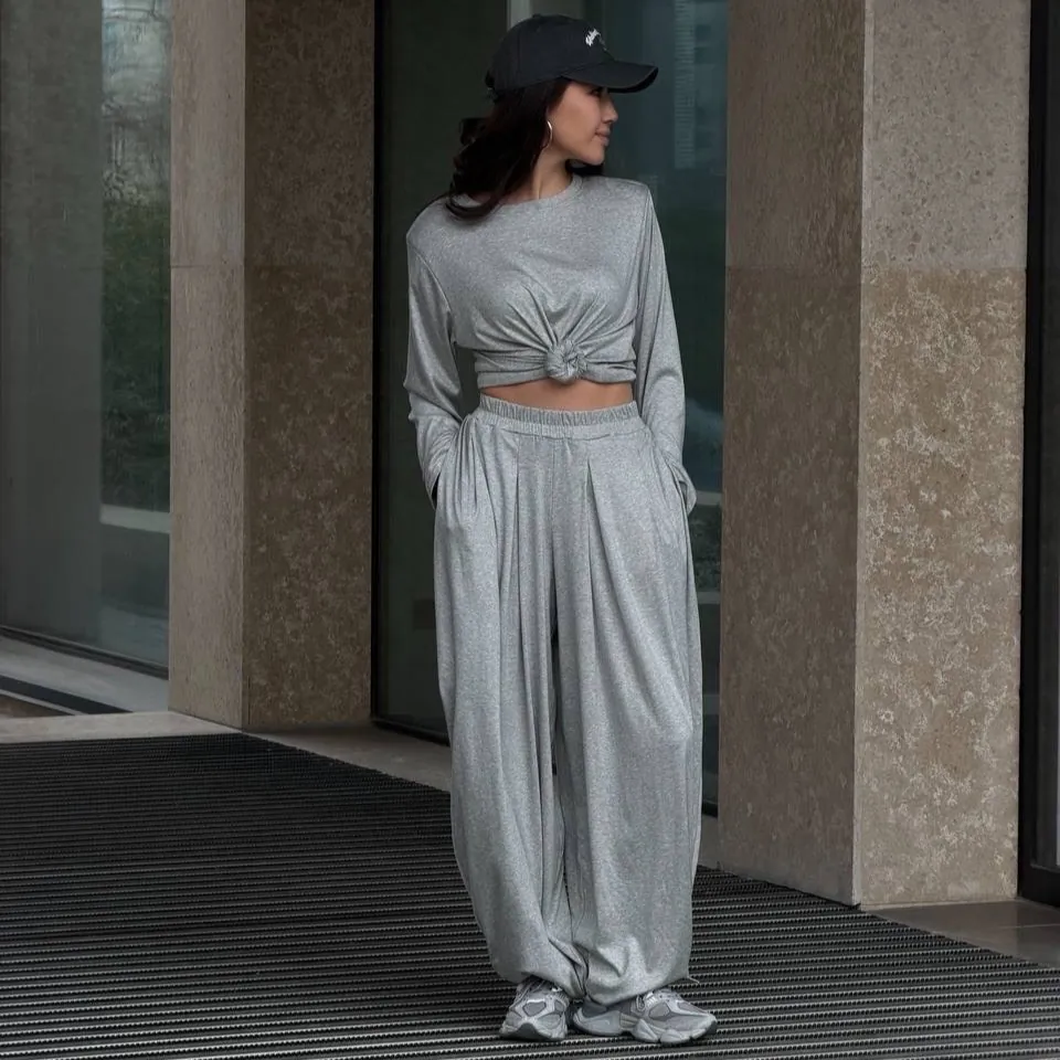 Ensemble Décontracté pour Femmes Crop Top à Manches Longues et Pantalon à Jambes Larges Couleur Unie Haut Et Bas Sweat-shirt