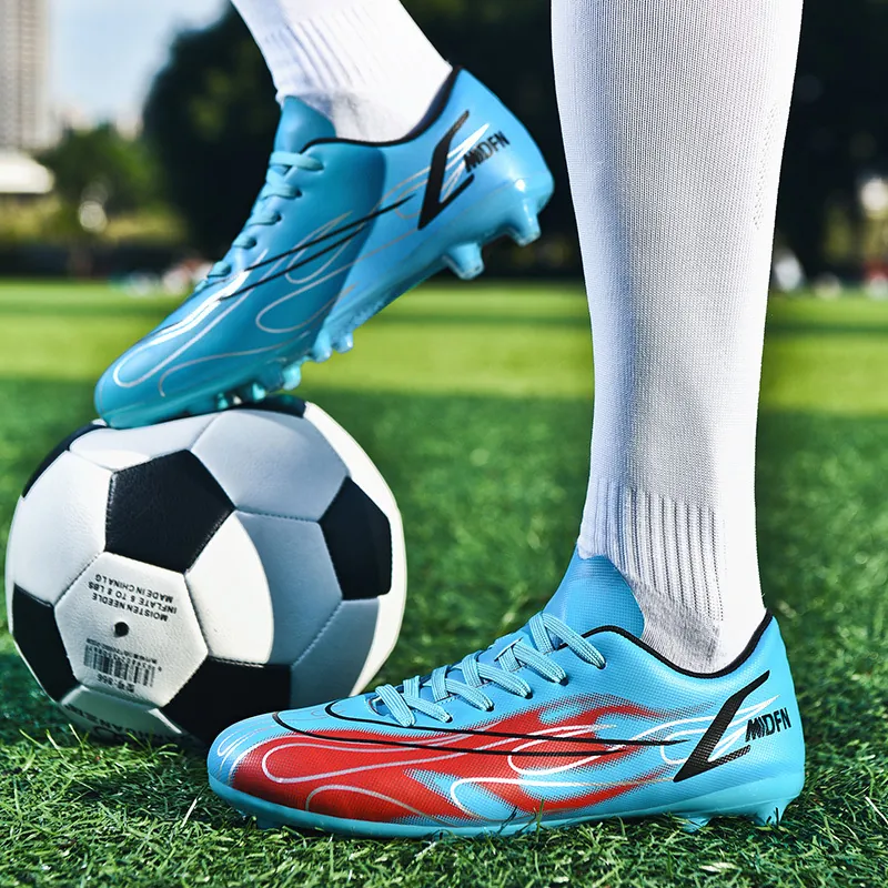 Chaussures de Football Professionnelles pour Hommes Coupe Basse Avec Crampons Longs Motif Flamme Bottines de Football Respirantes en Cuir Synthétique