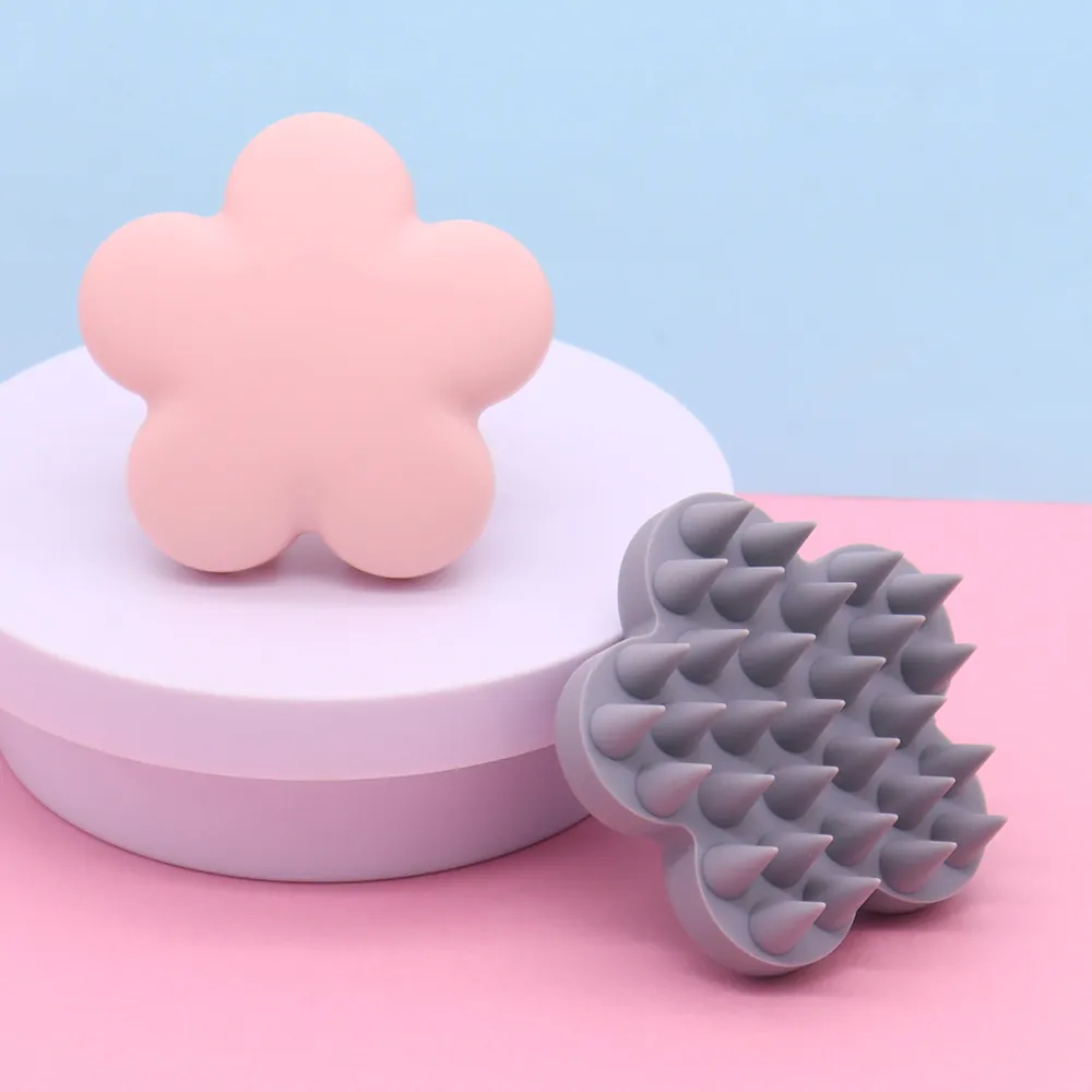 Silicone Pet Bath Brush Multifunctional Flower Shaped Grooming Massage Comb For Cats Dogs Wet Dry Cleaning Supplies