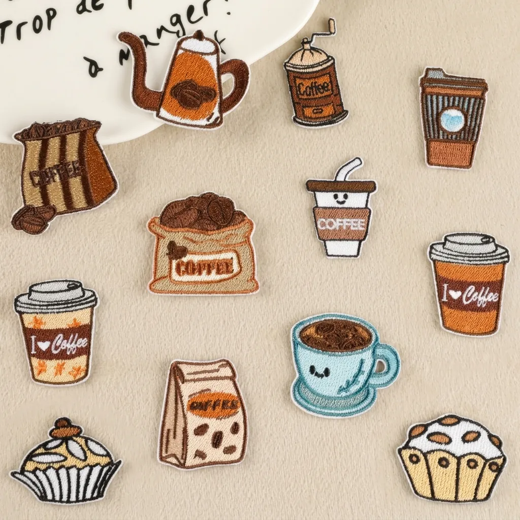 Écussons Brodés Nourriture Café Dessert Dessin Animé Tasse à Café Gâteau Original Thermocollants Badges À Coudre Autocollants En Tissu DIY Pour Vêtements Sacs Décoration