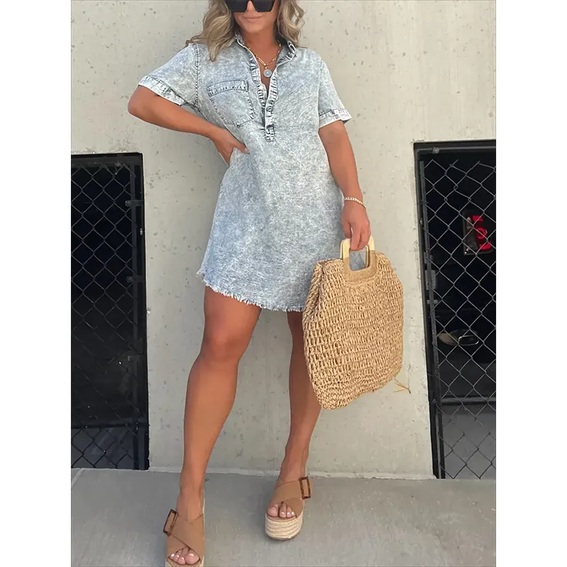 Robe en Jean Décontractée pour Femme Col Chemise Manches Courtes Mini Robe avec Ourlet à Franges Lavage Acide Coton